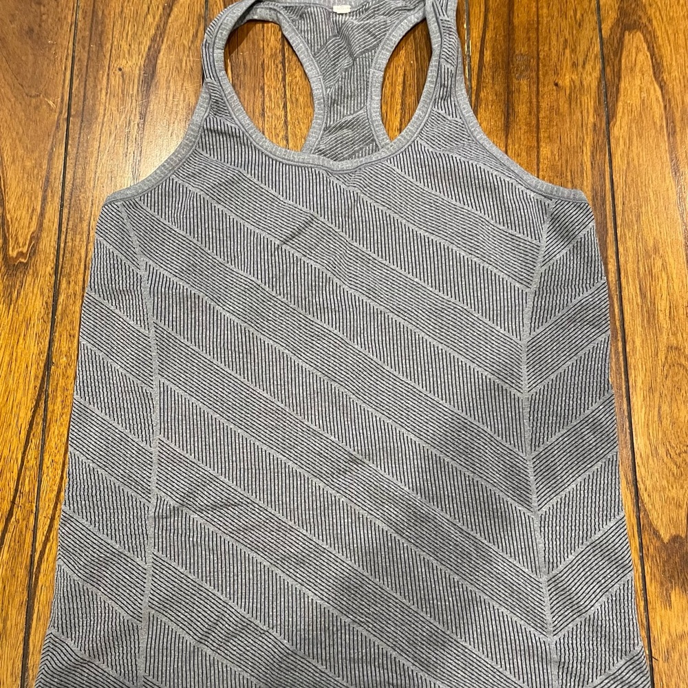 Lululemon run swiftly tank size 10